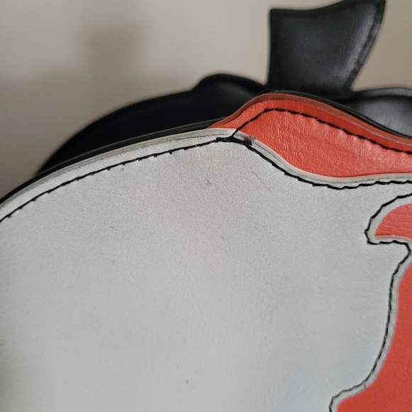 The Nightmare Before Christmas Jack Pumpkin Split Glow-In-The-Dark Crossbody Bag - Picture 6 of 9